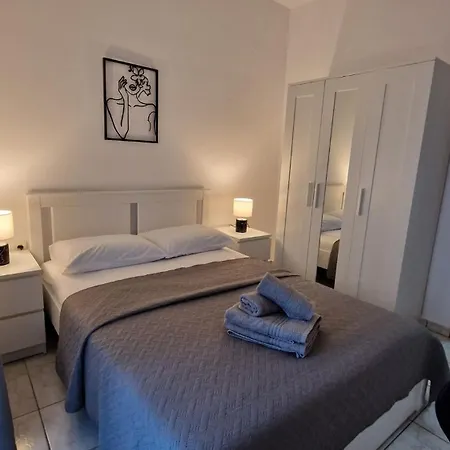 Saf Apartment *
