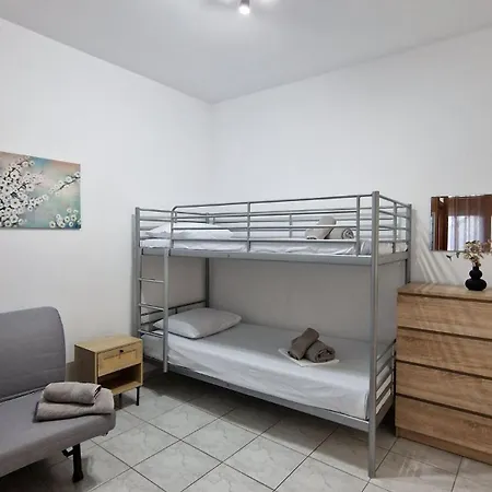 Apartment Saf *